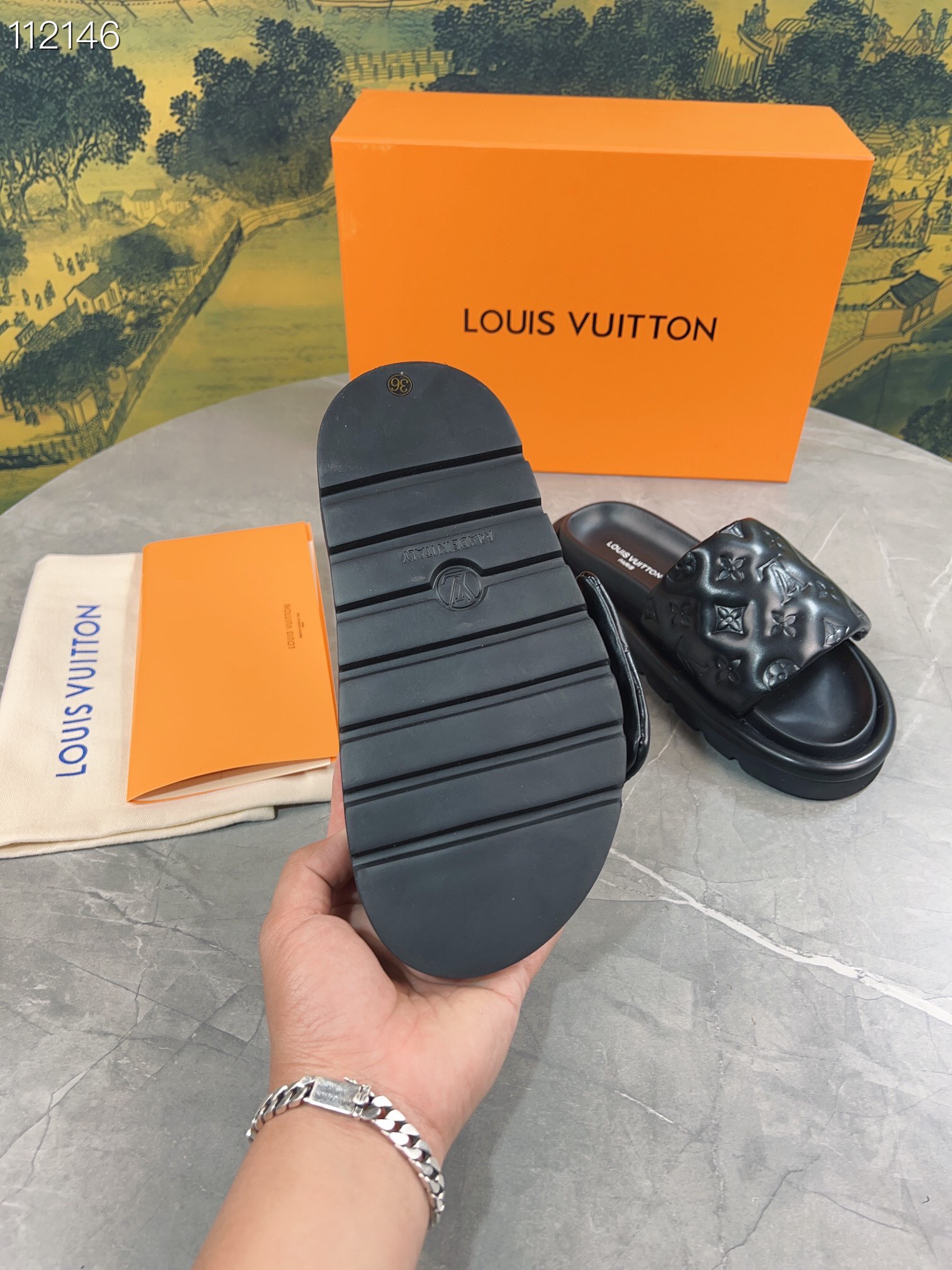 LV $70 gallery