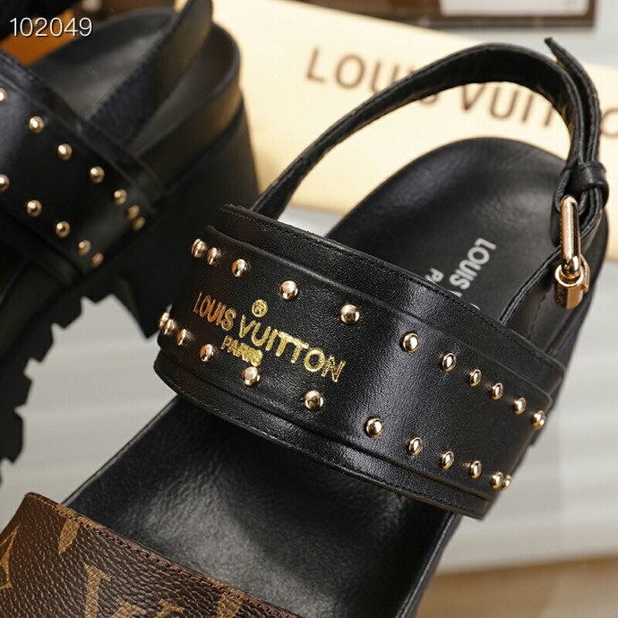 LV $70 gallery