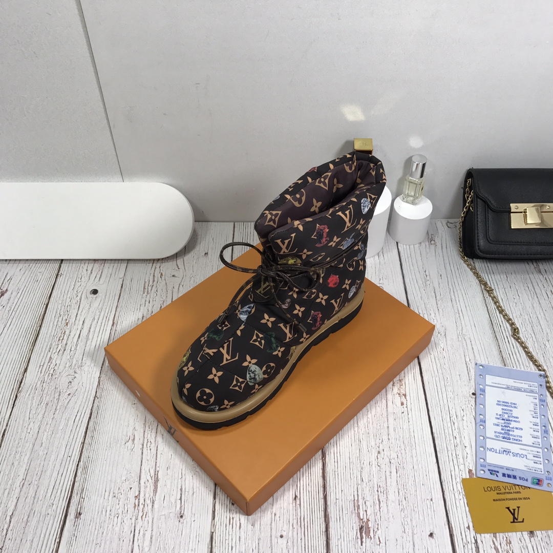 LV $70 gallery