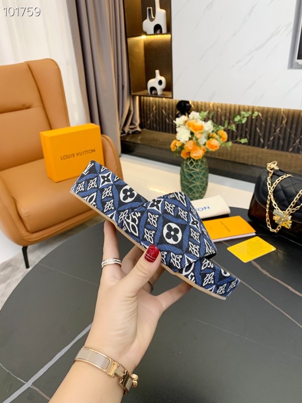 LV $70 gallery