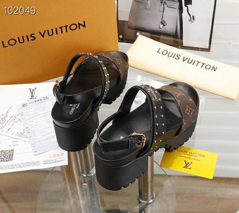 LV $70 gallery