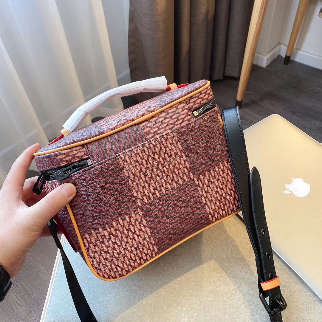 LV $70 gallery