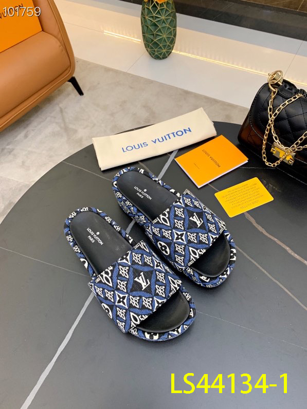 LV $70 gallery