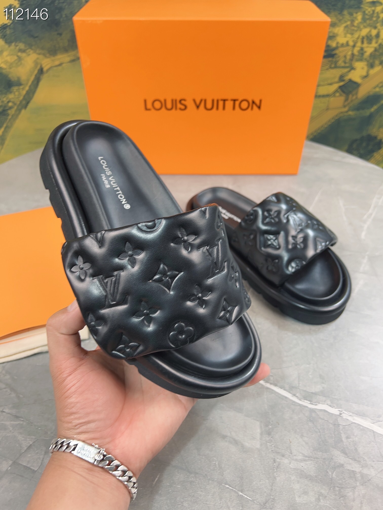 LV $70 gallery