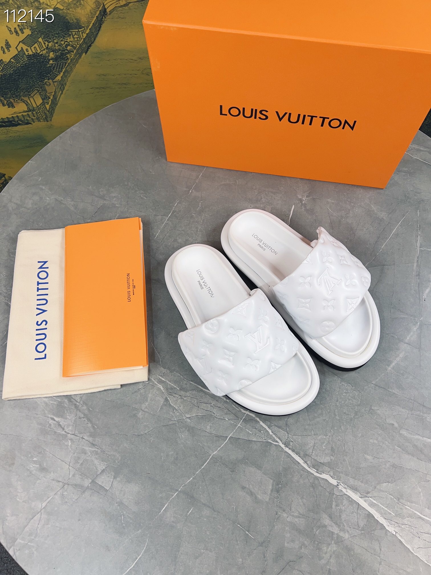 LV $70 gallery