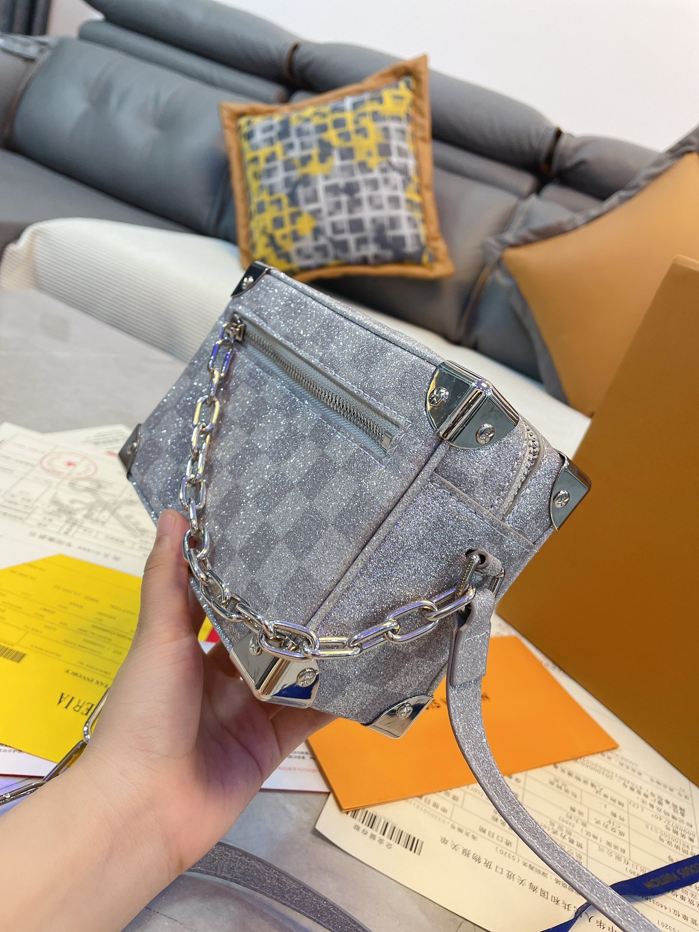 LV $70 gallery