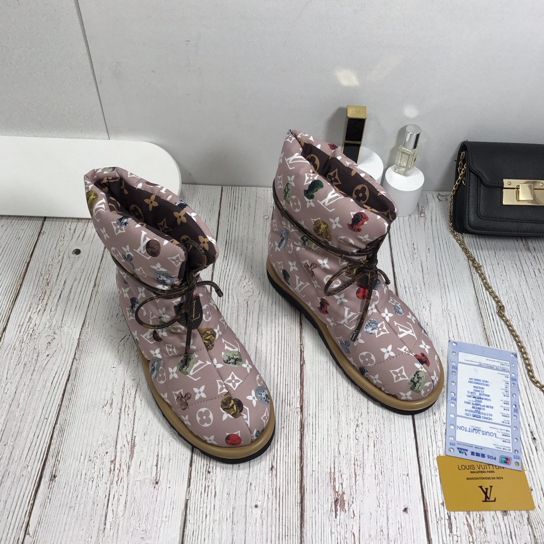 LV $70 gallery