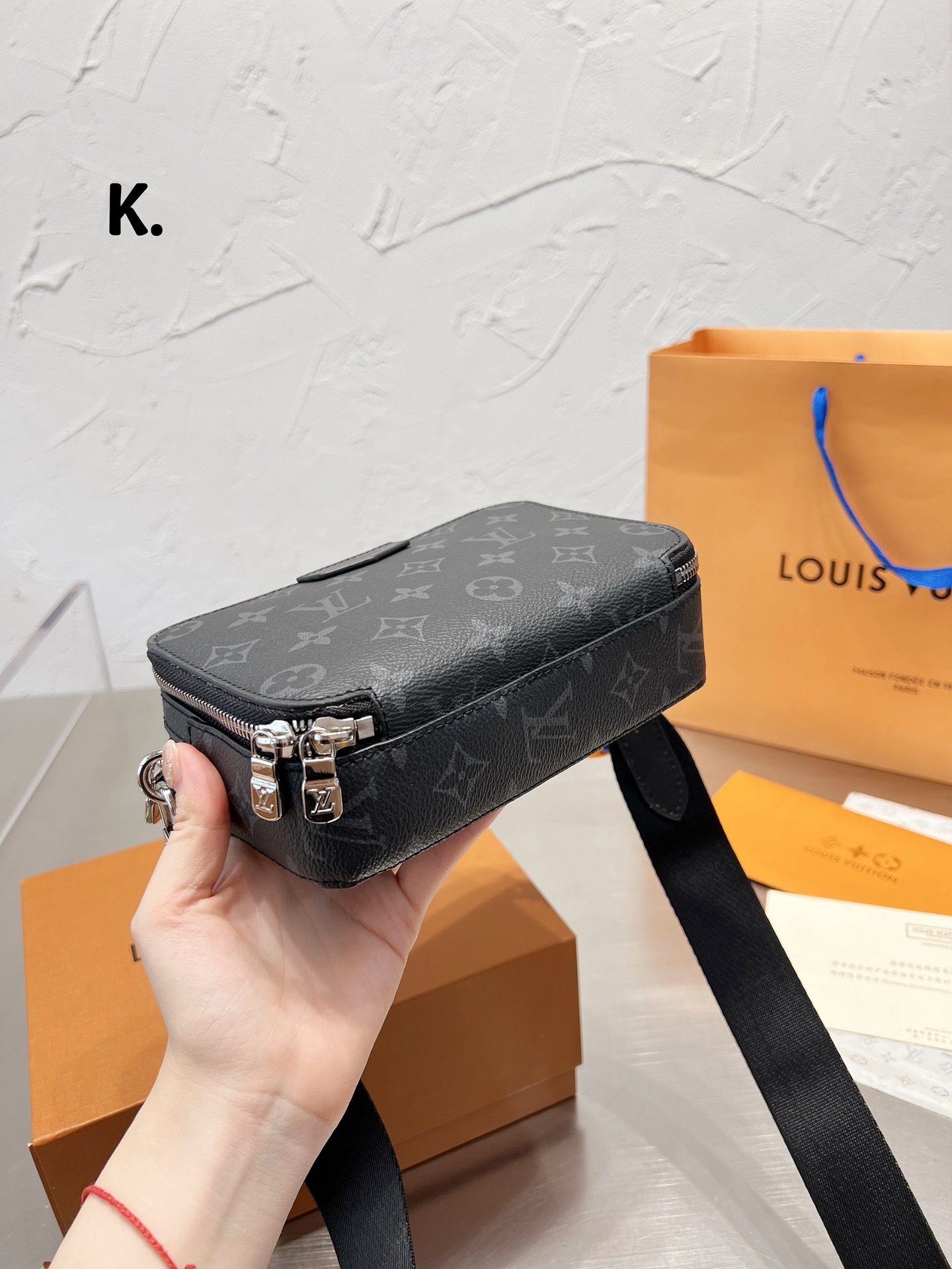 LV $70 gallery