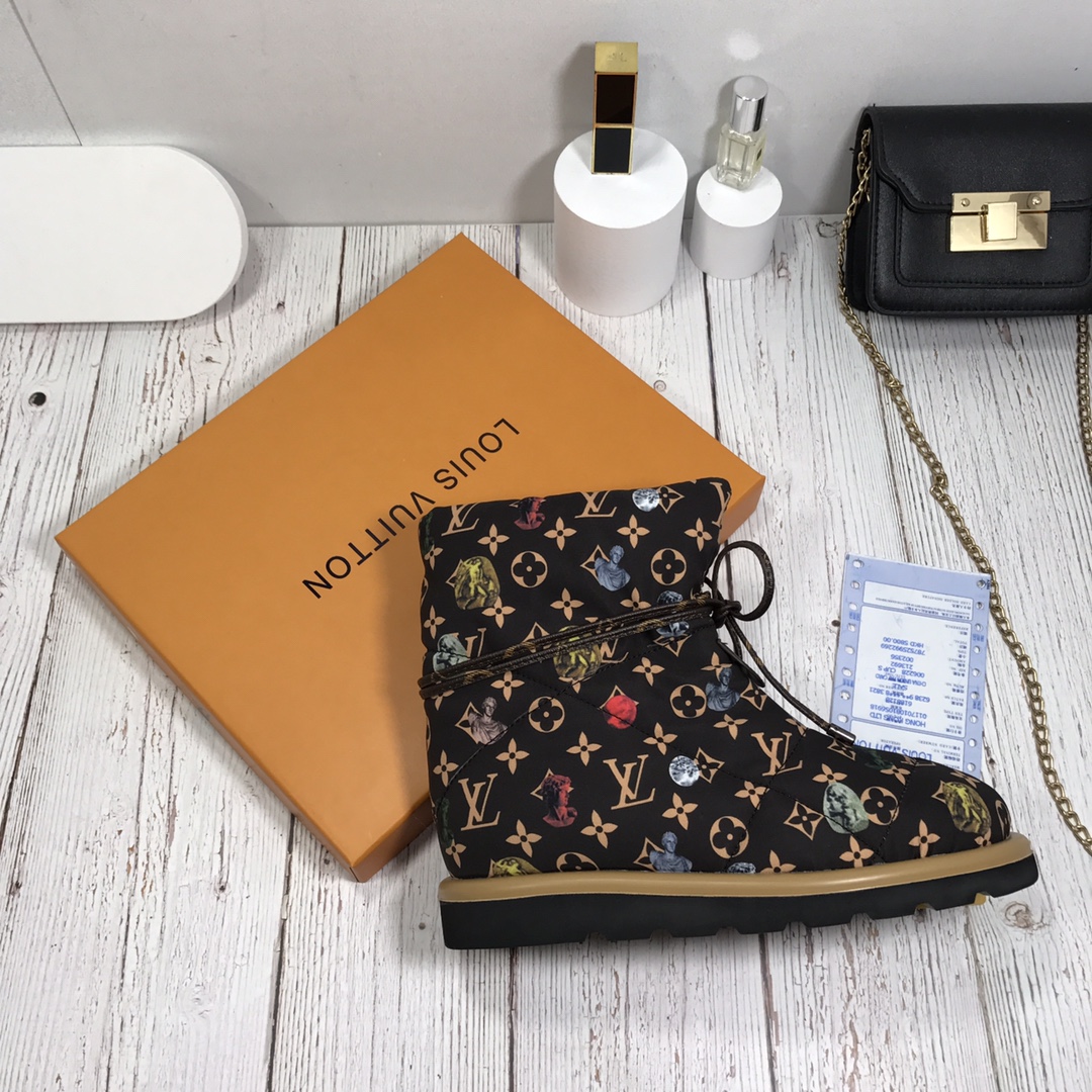 LV $70 gallery