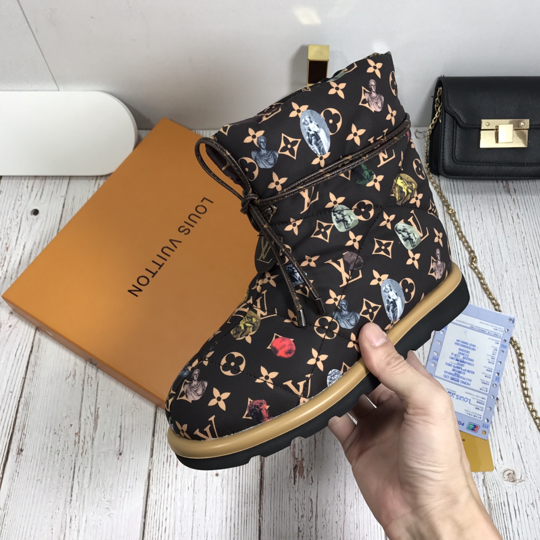 LV $70 gallery