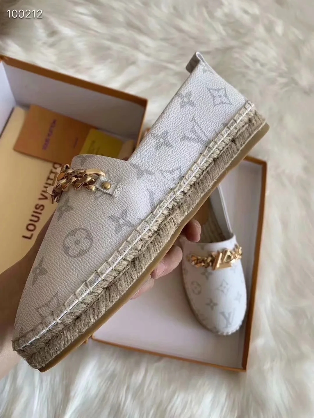 LV $71 gallery