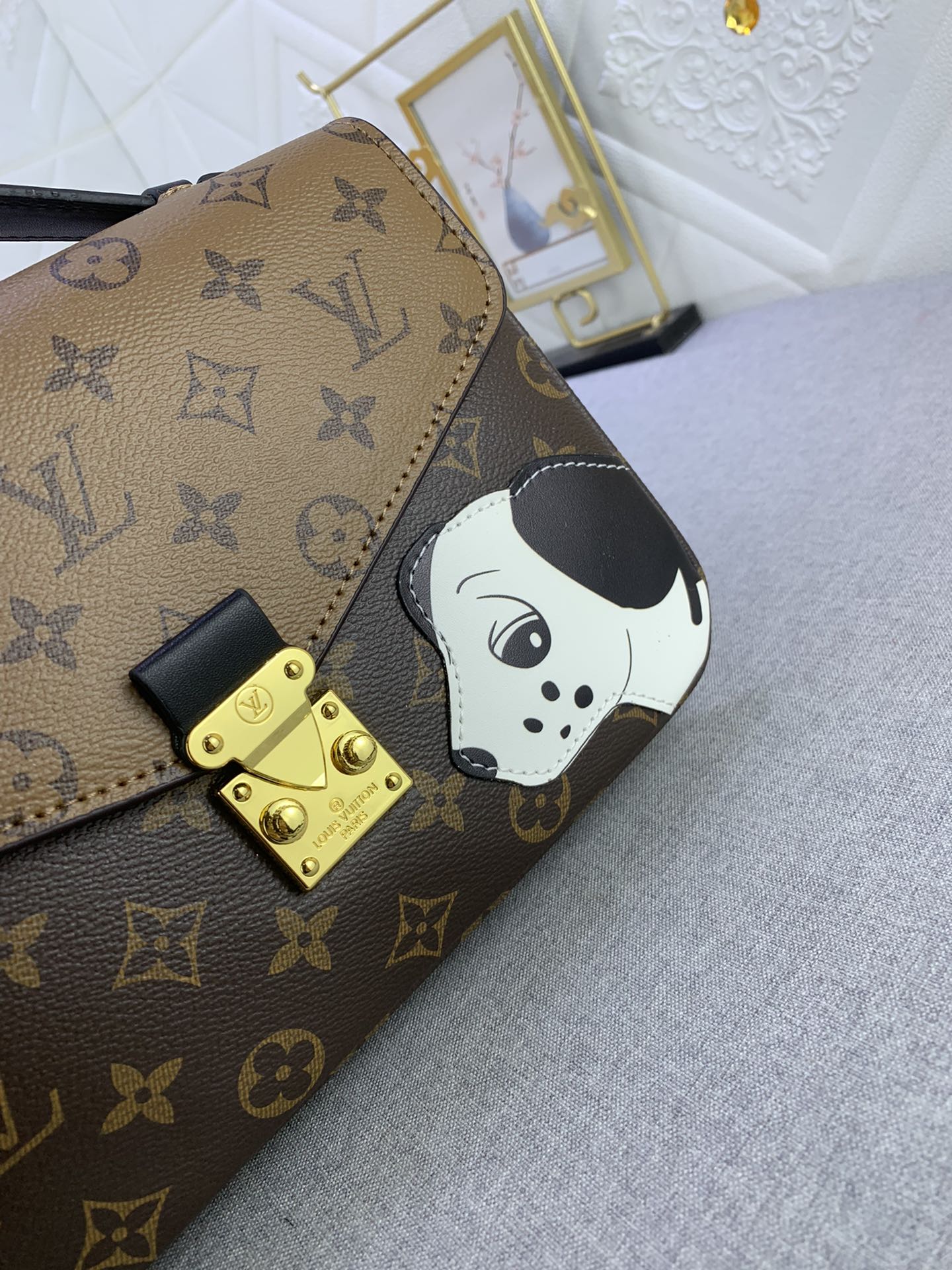 LV $72 gallery