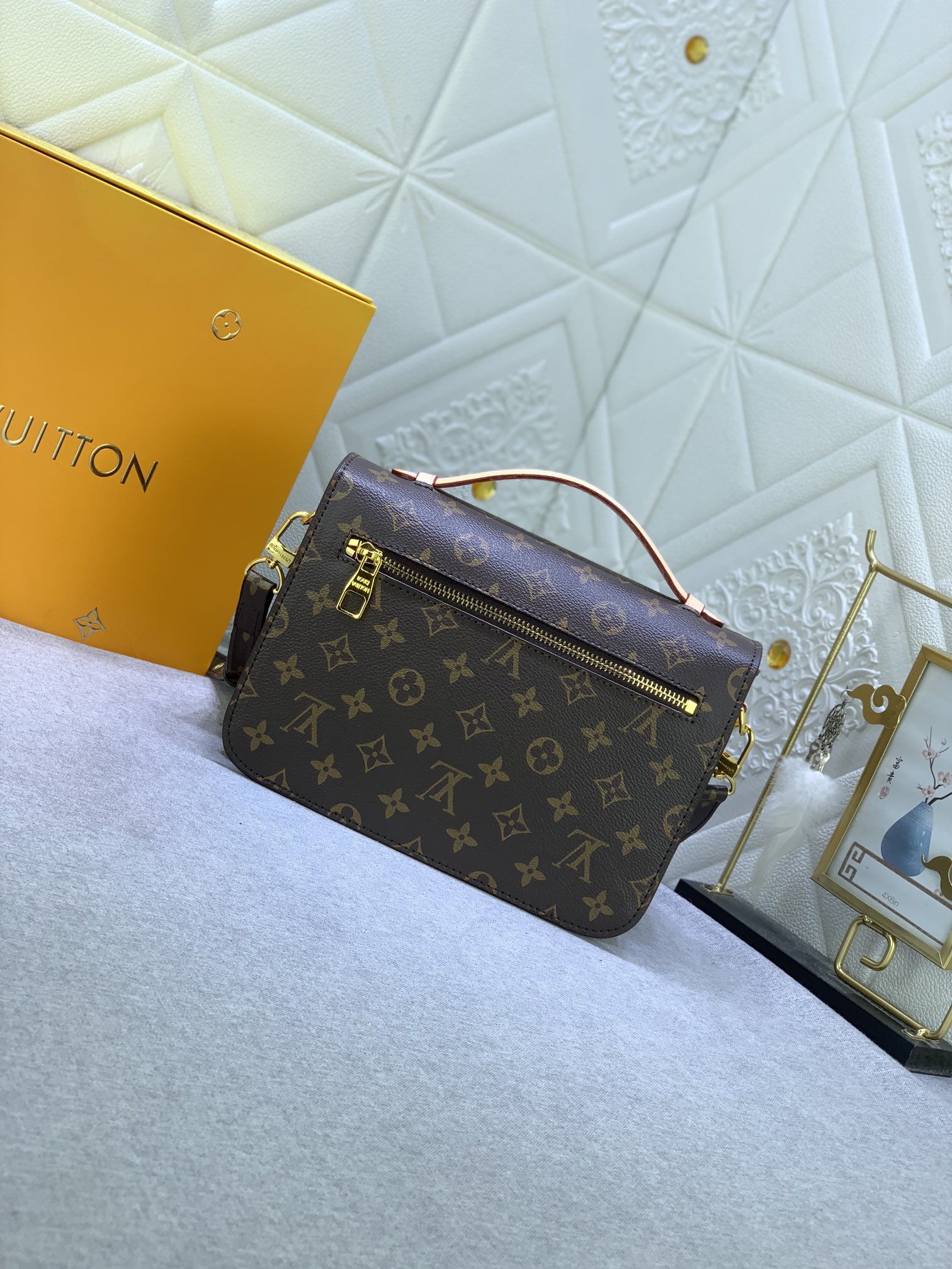 LV $72 gallery