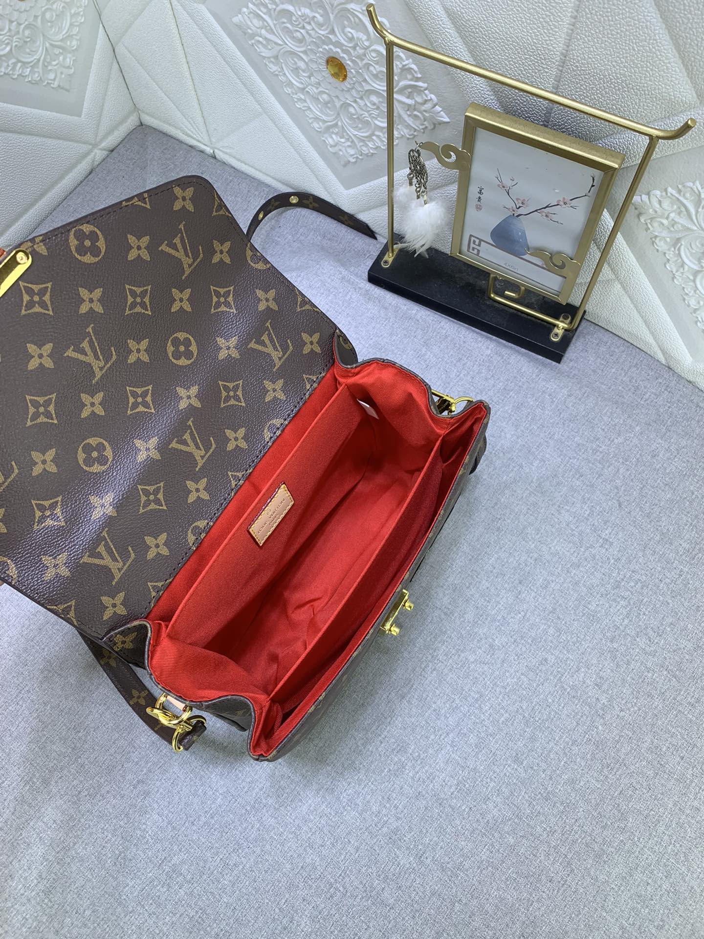 LV $72 gallery