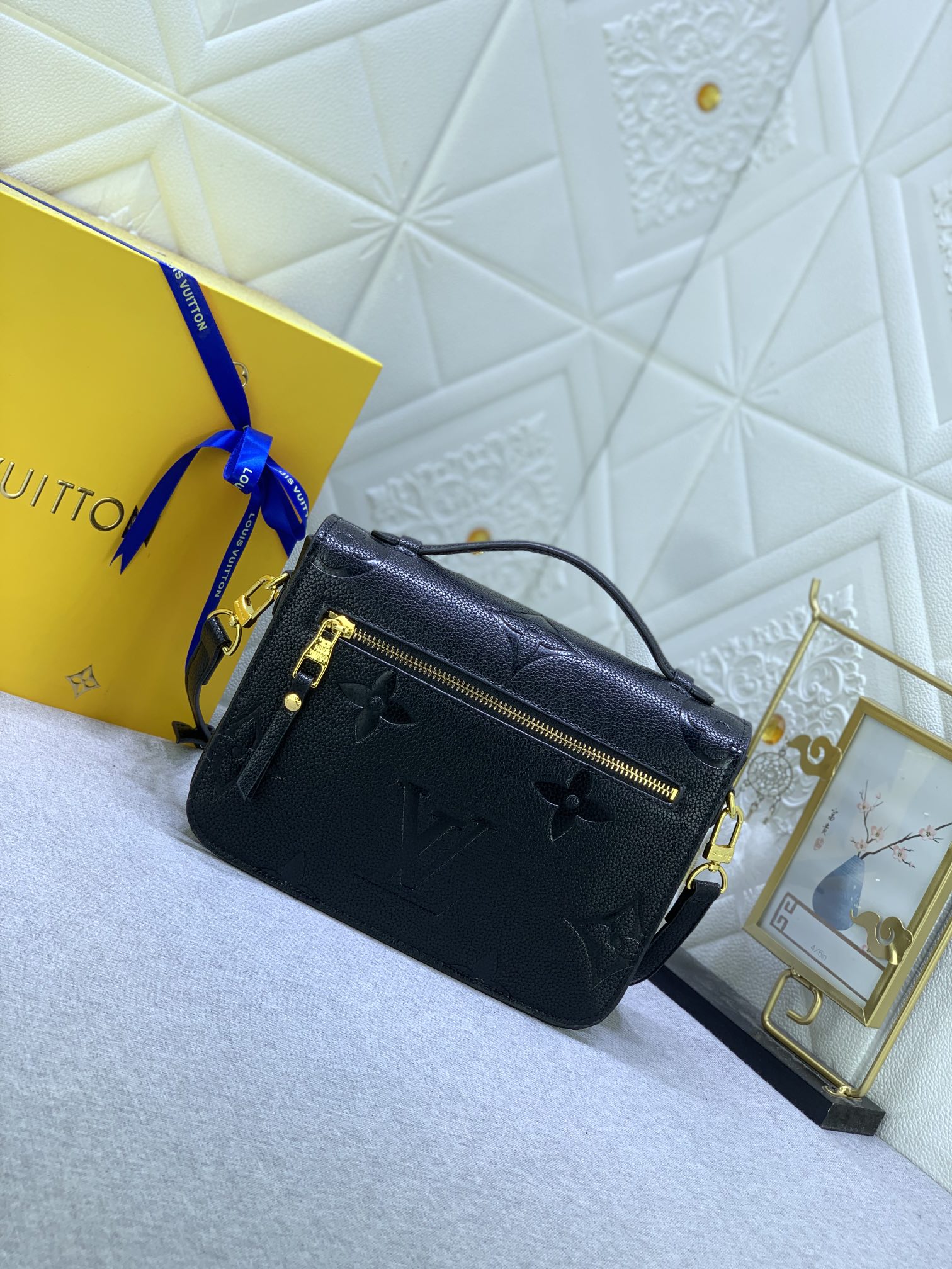 LV $72 gallery