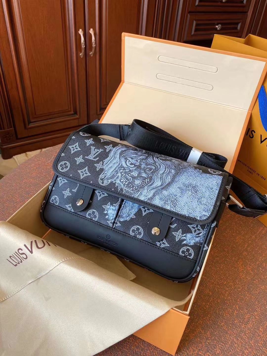 LV $75 gallery