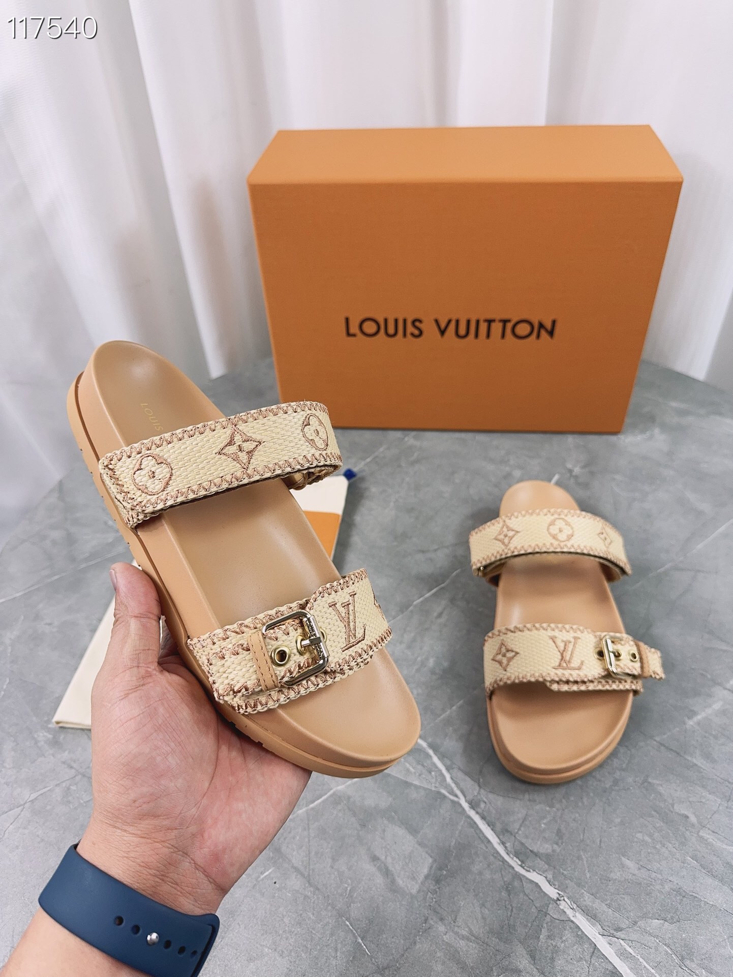 LV $75 gallery