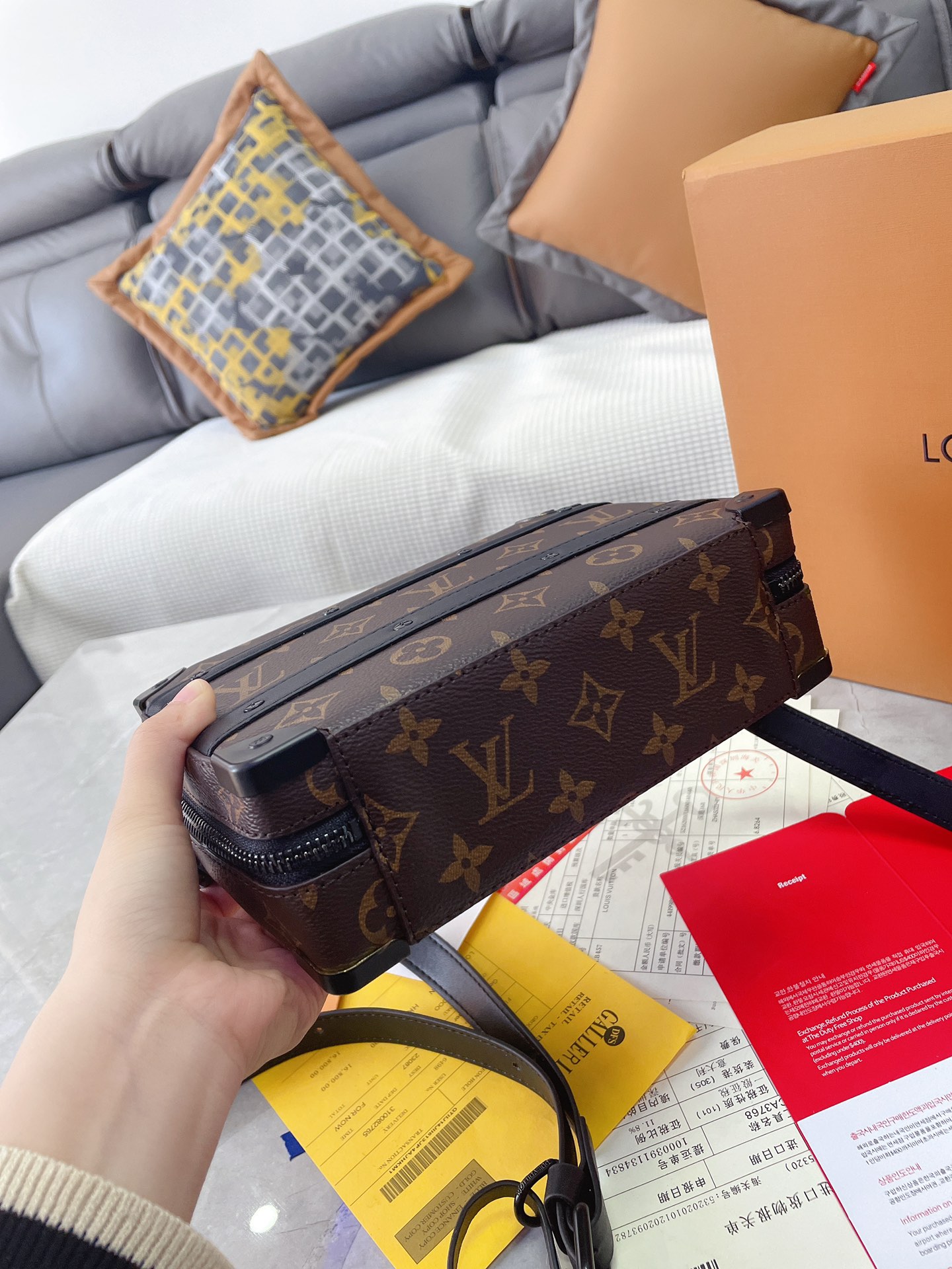 LV $75 gallery