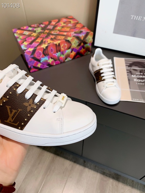 LV $75 gallery