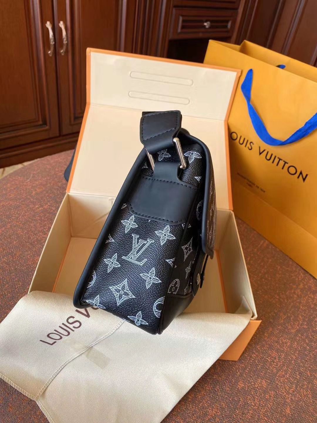 LV $75 gallery