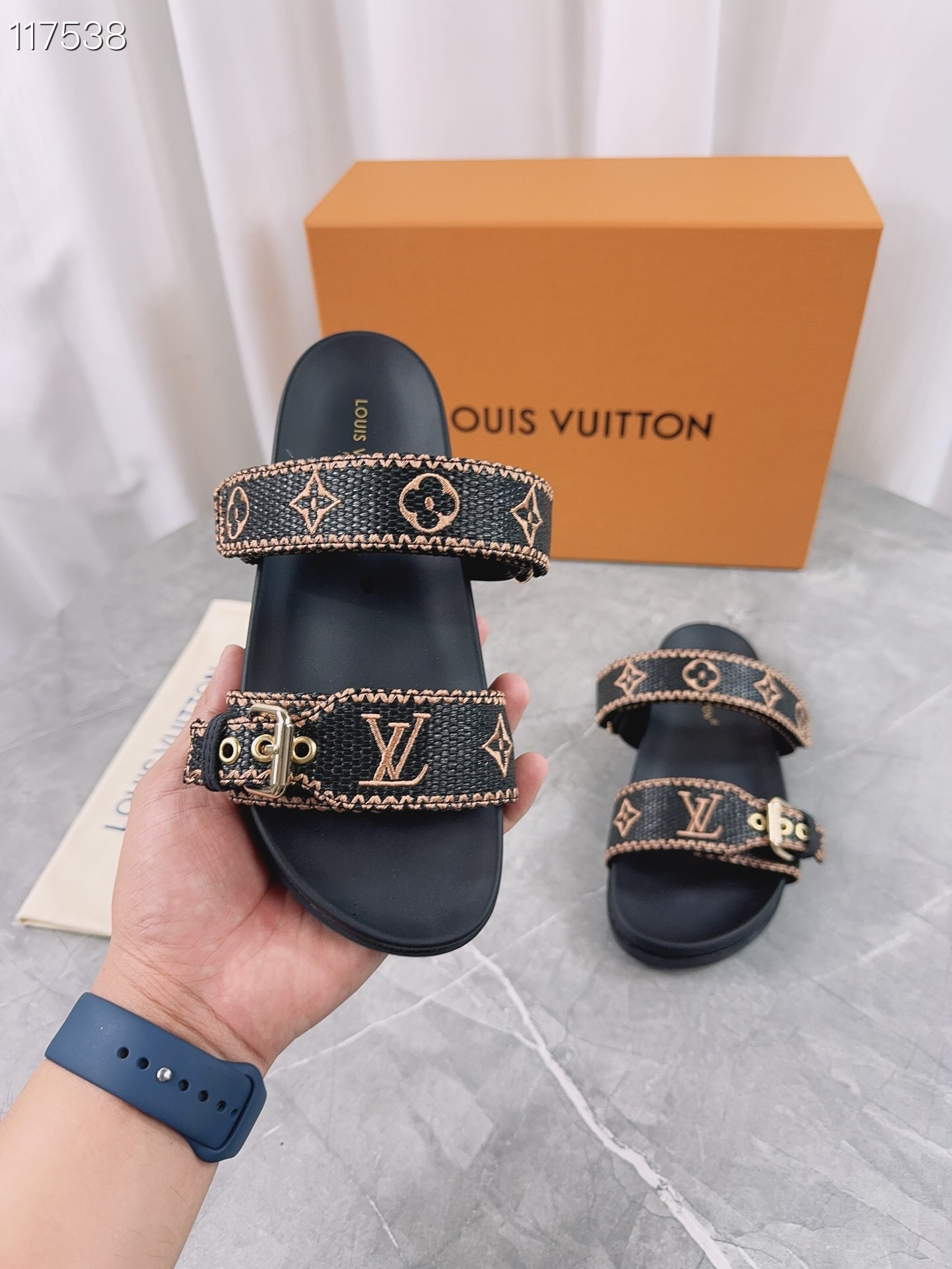 LV $75 gallery