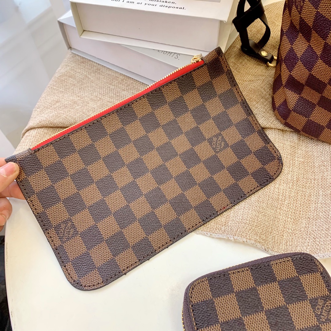 LV $75 gallery