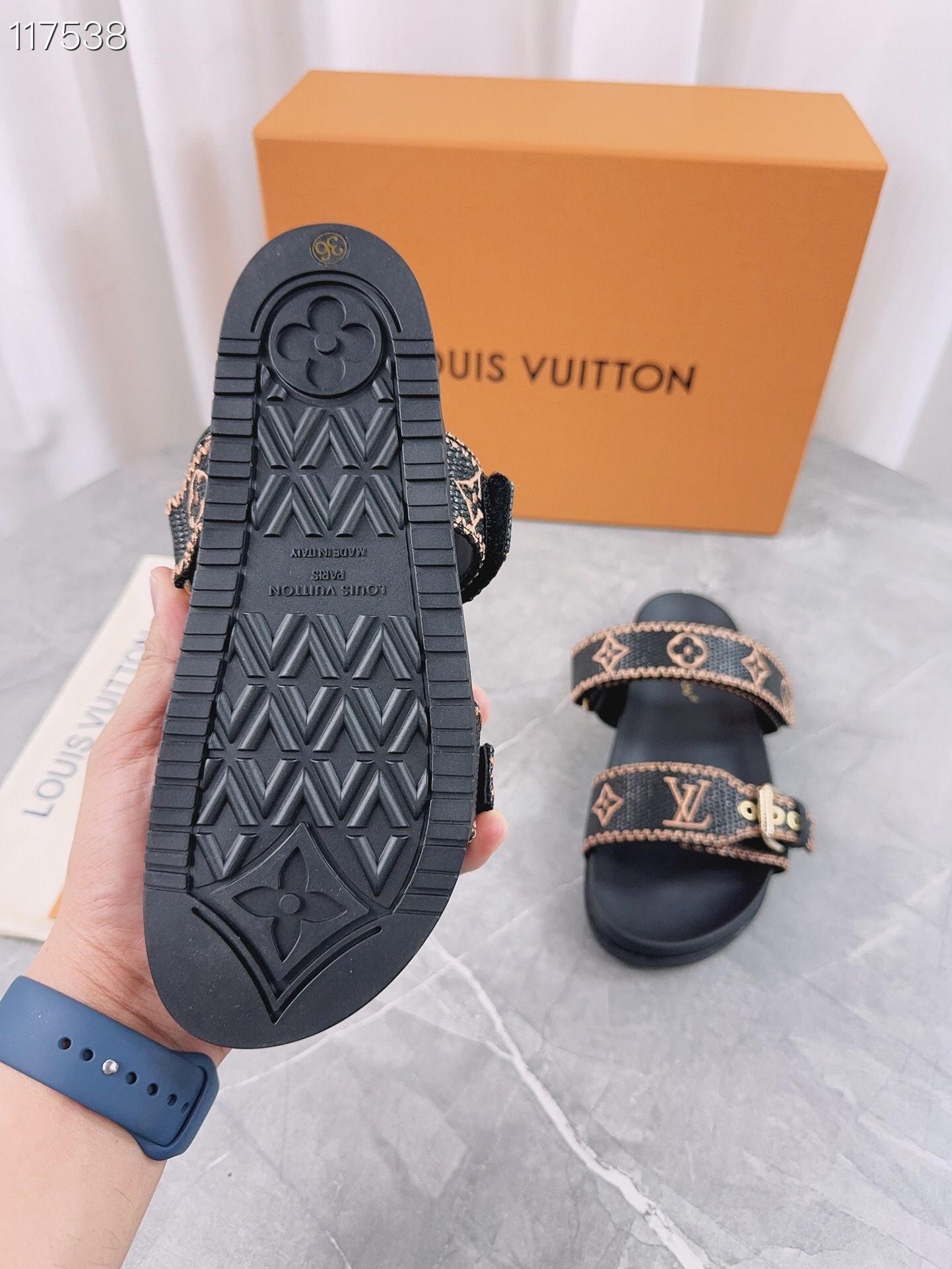 LV $75 gallery