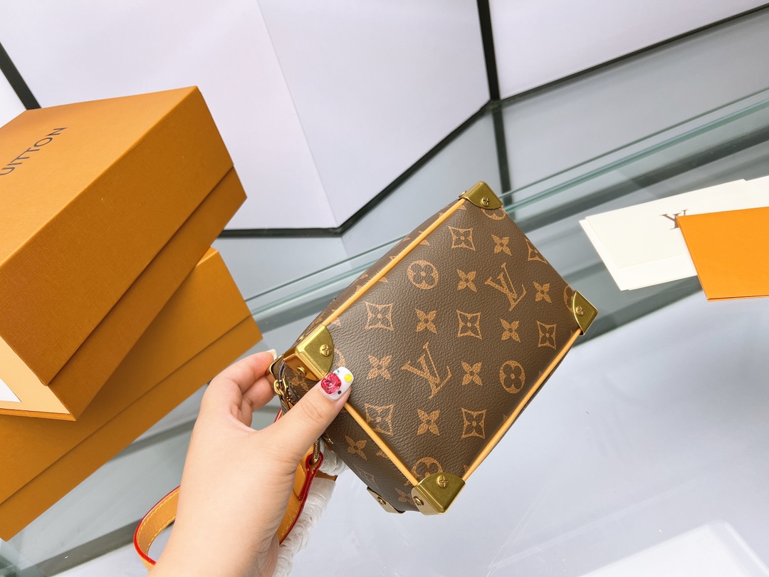 LV $75 gallery