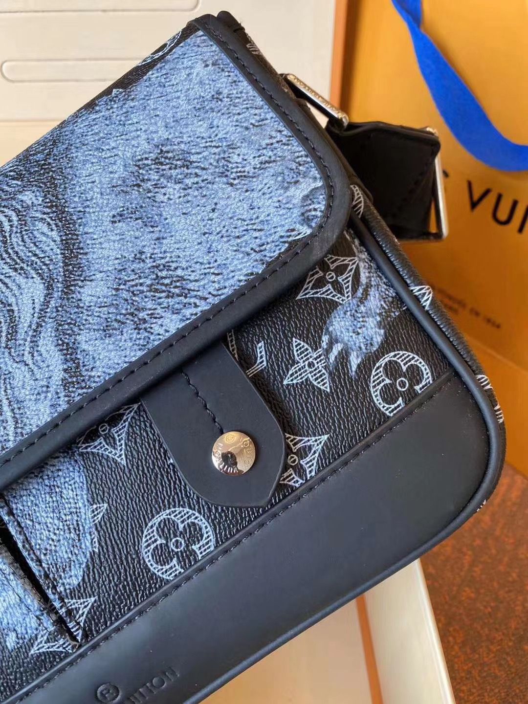 LV $75 gallery