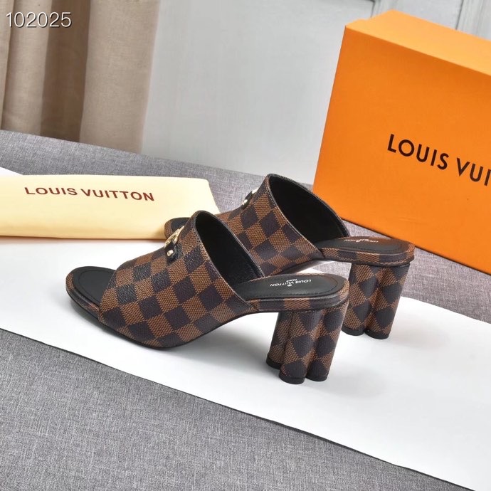 LV $76 gallery