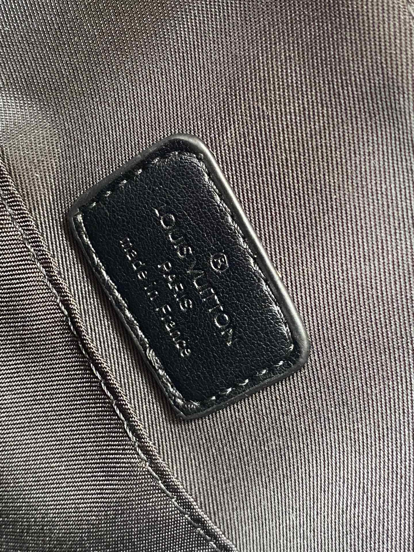 LV $76 gallery