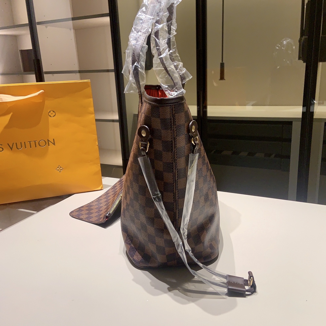 LV $76 gallery