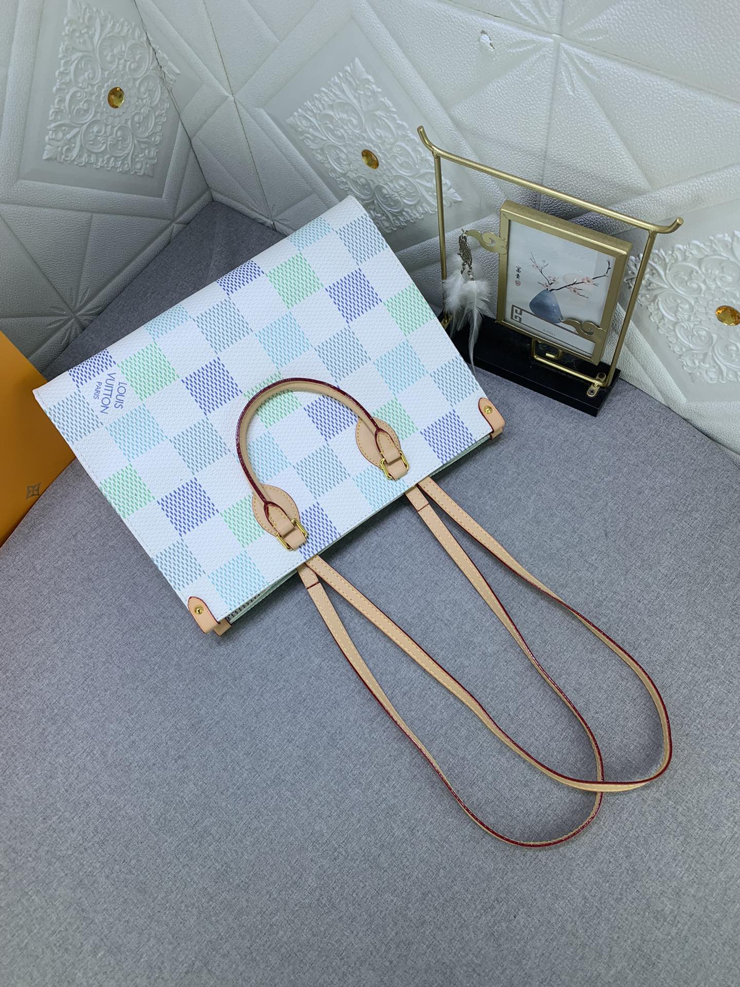 LV $76 gallery