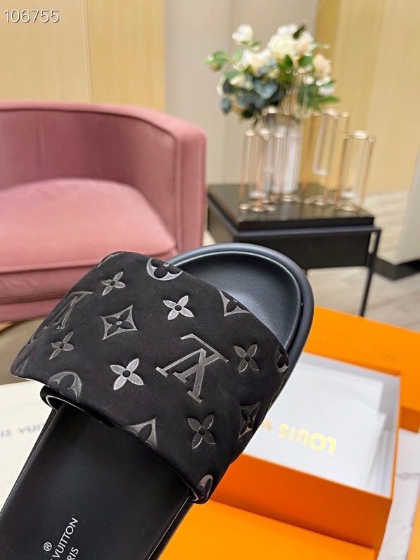 LV $76 gallery