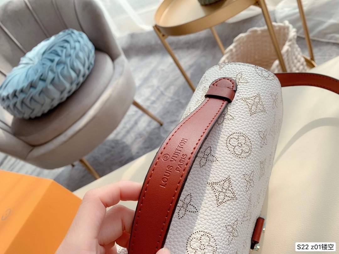 LV $76 gallery