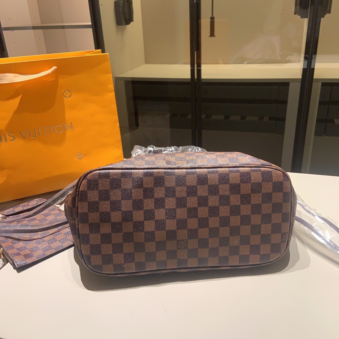 LV $76 gallery