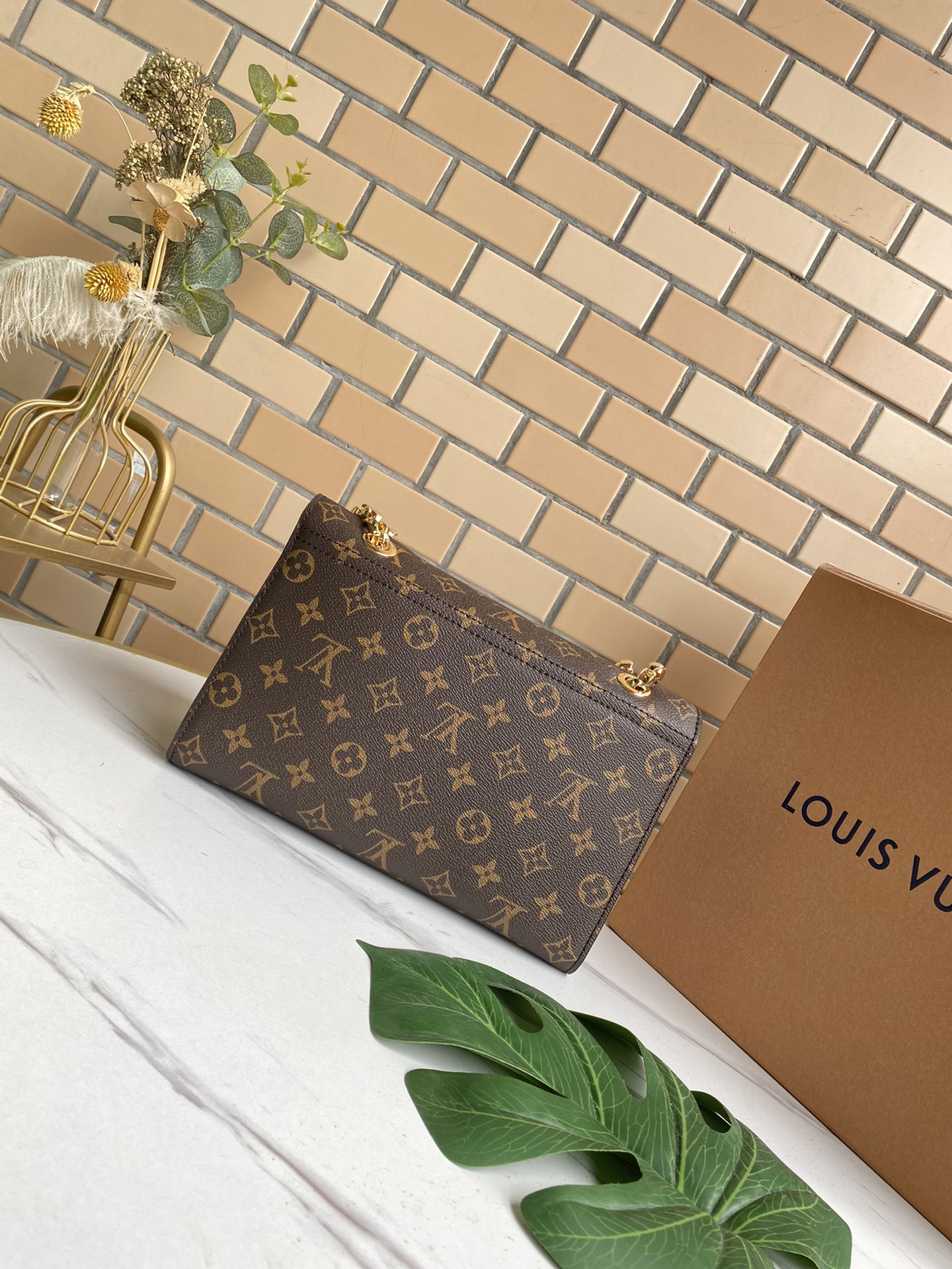 LV $76 gallery