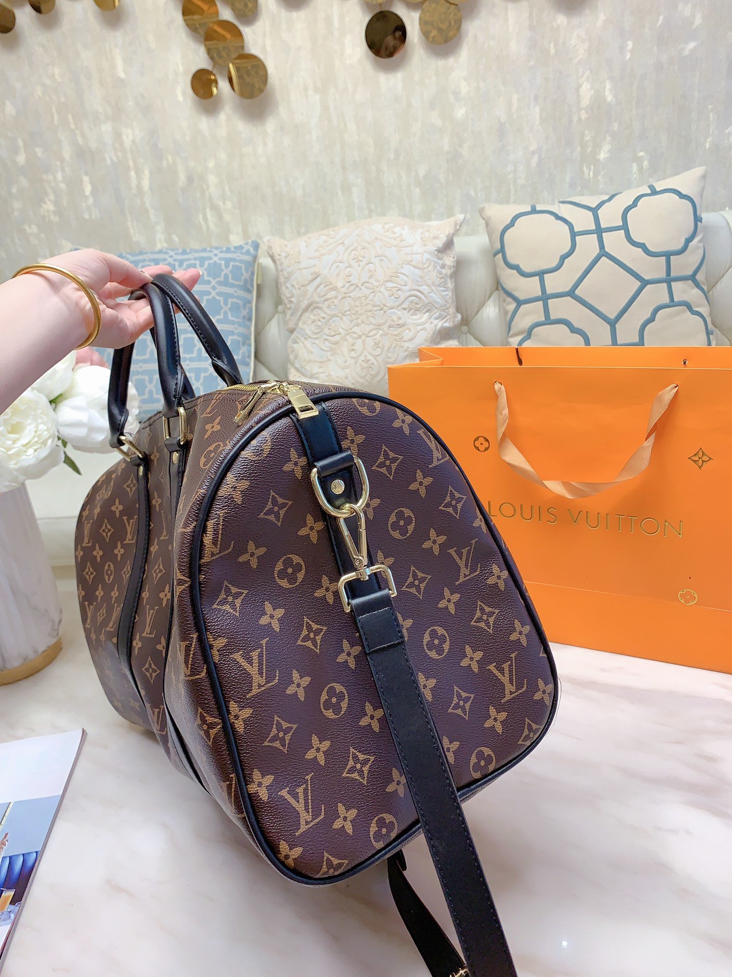 LV $76 gallery