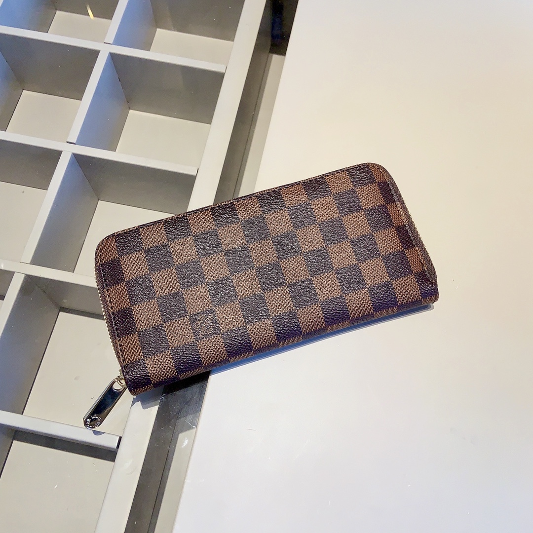 LV $76 gallery