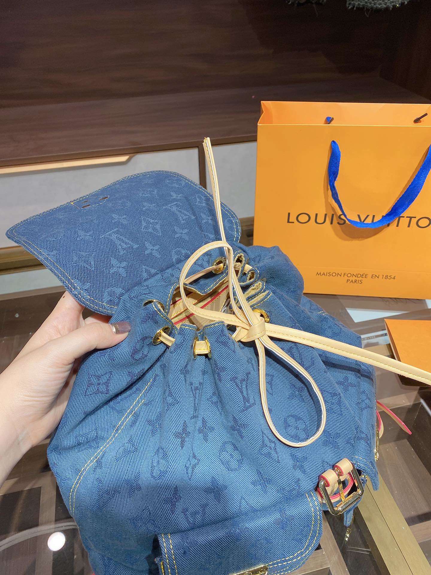 LV $76 gallery