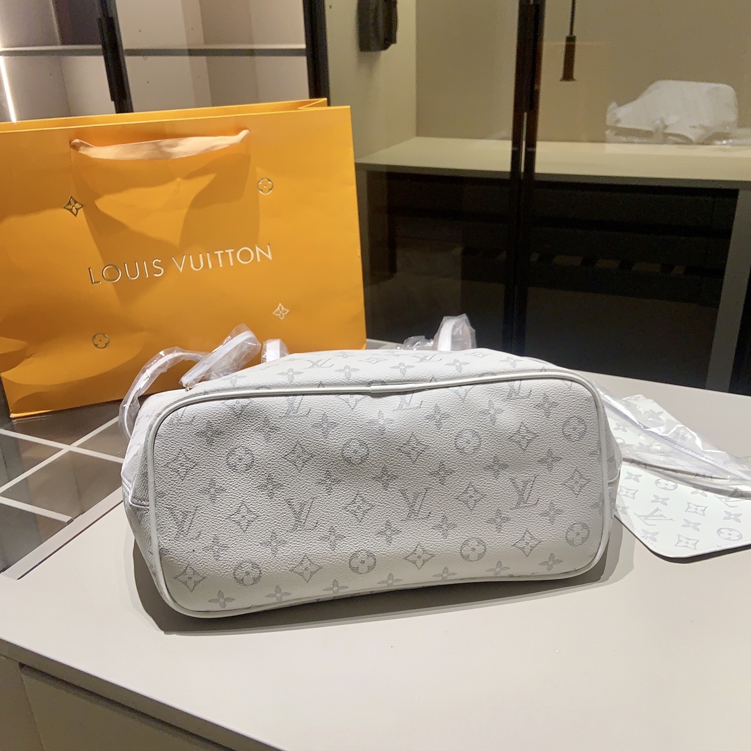 LV $76 gallery