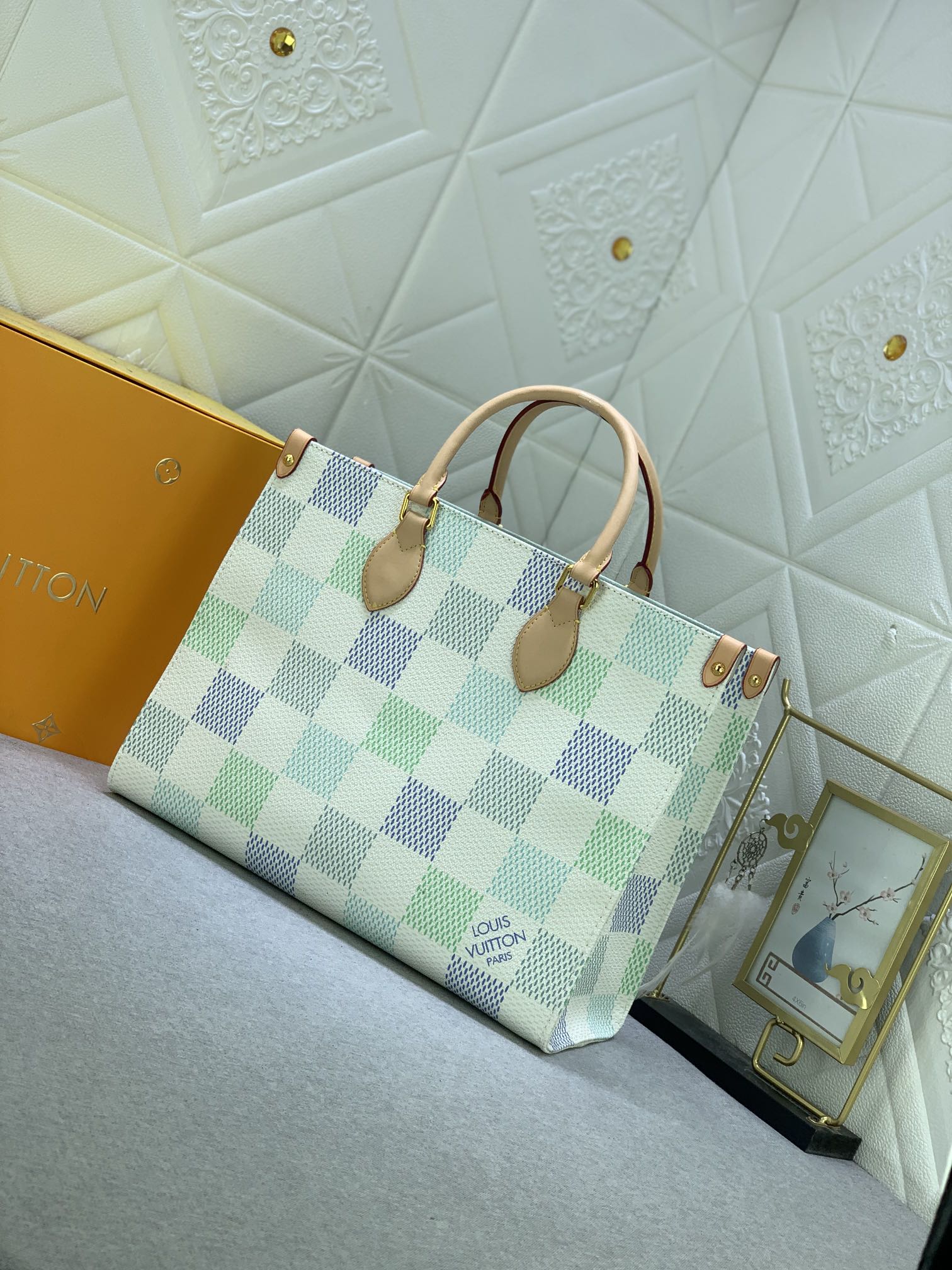 LV $76 gallery