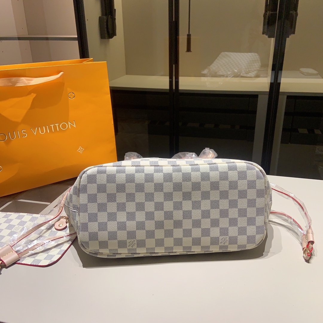 LV $76 gallery