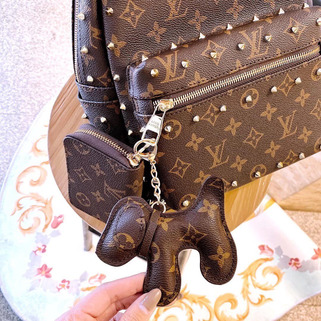 LV $76 gallery