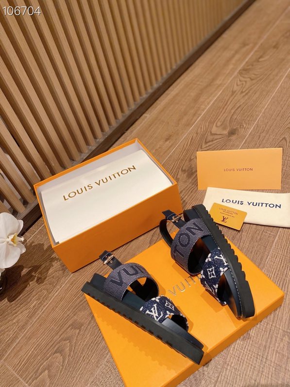 LV $76 gallery