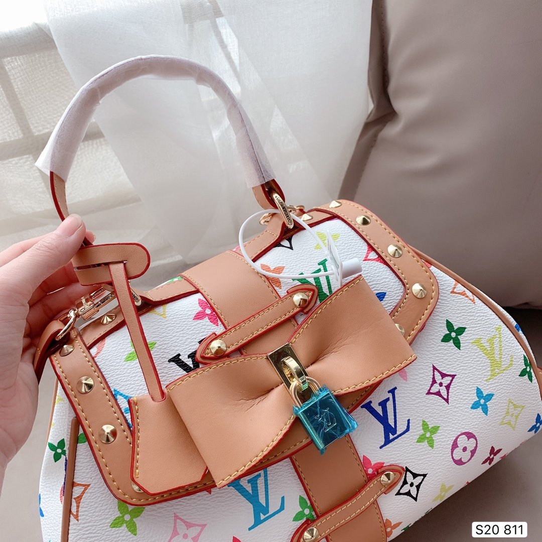 LV $76 gallery