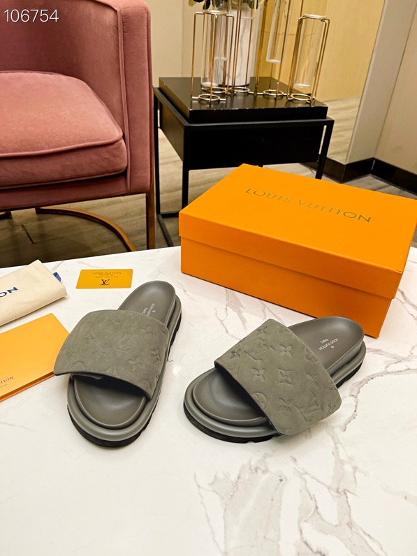 LV $76 gallery