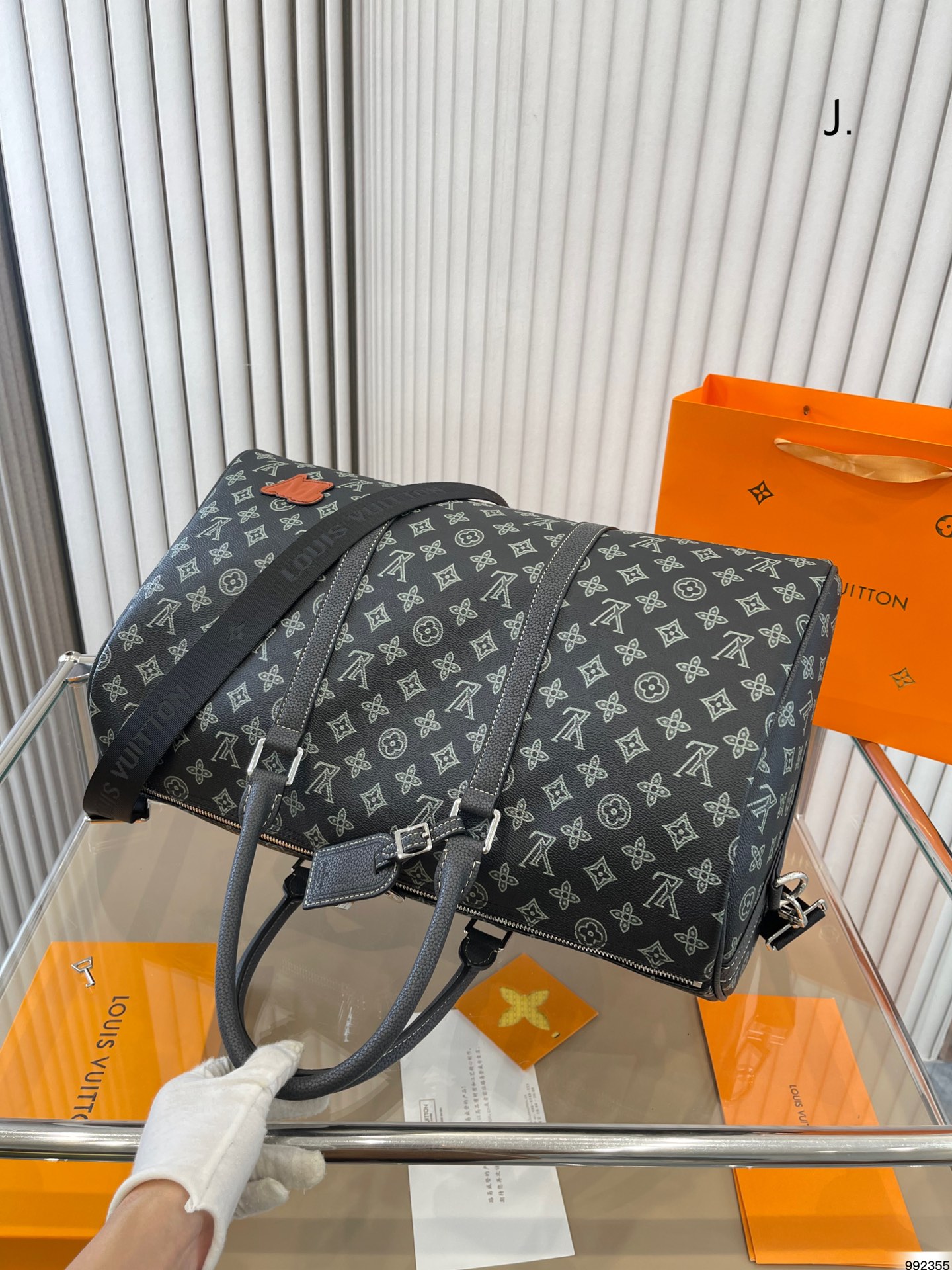 LV $76 gallery