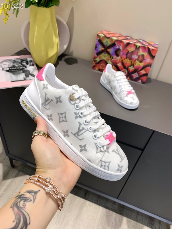 LV $77 gallery