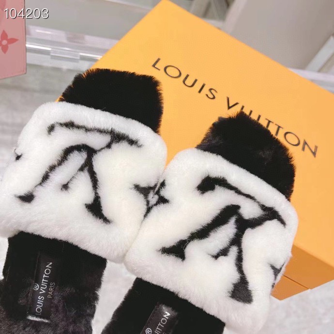 LV $77 gallery